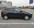 Черный Хендай их35, объемом двигателя 2 л и пробегом 249 тыс. км за 11900 $, фото 2 на Automoto.ua