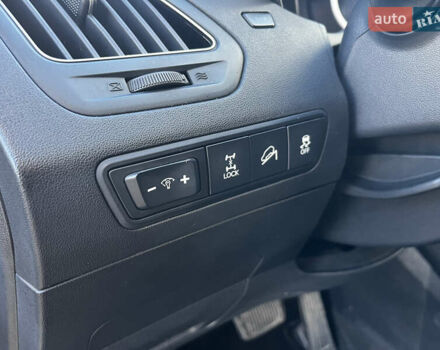 Чорний Хендай іх35, об'ємом двигуна 2 л та пробігом 226 тис. км за 12999 $, фото 23 на Automoto.ua