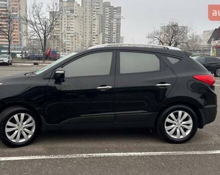 Черный Хендай их35, объемом двигателя 2 л и пробегом 190 тыс. км за 12200 $, фото 3 на Automoto.ua