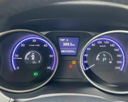 Черный Хендай их35, объемом двигателя 2 л и пробегом 233 тыс. км за 13500 $, фото 15 на Automoto.ua