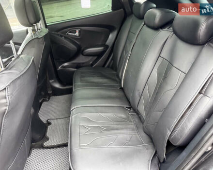 Черный Хендай их35, объемом двигателя 2 л и пробегом 178 тыс. км за 12350 $, фото 32 на Automoto.ua