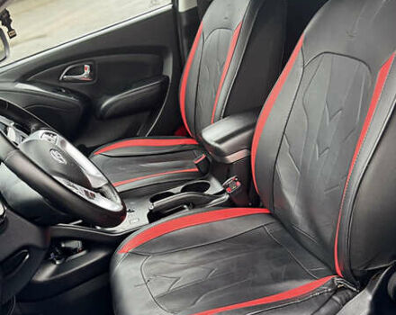 Черный Хендай их35, объемом двигателя 2 л и пробегом 178 тыс. км за 12350 $, фото 21 на Automoto.ua