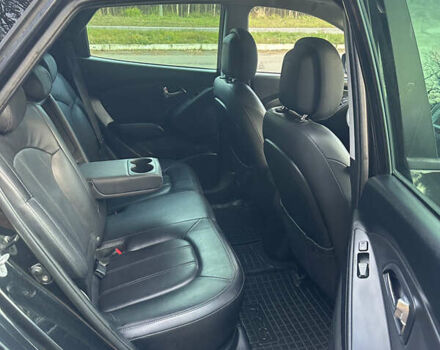 Черный Хендай их35, объемом двигателя 2 л и пробегом 240 тыс. км за 11900 $, фото 16 на Automoto.ua