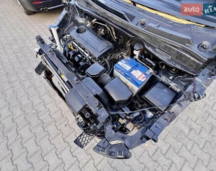 Черный Хендай их35, объемом двигателя 2 л и пробегом 160 тыс. км за 5900 $, фото 8 на Automoto.ua