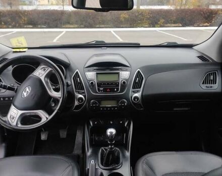 Черный Хендай их35, объемом двигателя 2 л и пробегом 249 тыс. км за 11900 $, фото 22 на Automoto.ua