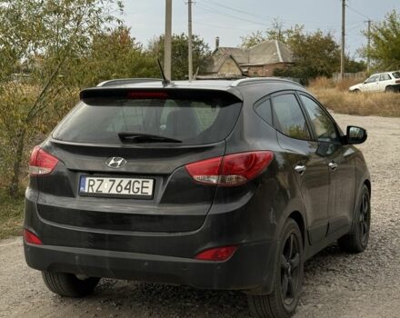 Чорний Хендай іх35, об'ємом двигуна 2 л та пробігом 237 тис. км за 7100 $, фото 5 на Automoto.ua