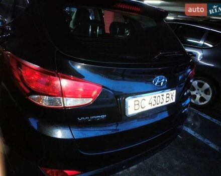 Черный Хендай их35, объемом двигателя 2 л и пробегом 200 тыс. км за 10700 $, фото 6 на Automoto.ua