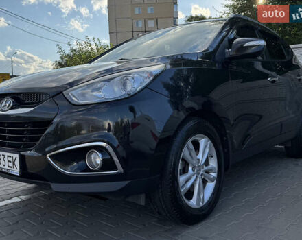 Черный Хендай их35, объемом двигателя 2 л и пробегом 176 тыс. км за 12500 $, фото 1 на Automoto.ua