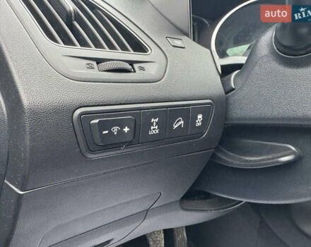 Черный Хендай их35, объемом двигателя 2 л и пробегом 111 тыс. км за 11900 $, фото 10 на Automoto.ua