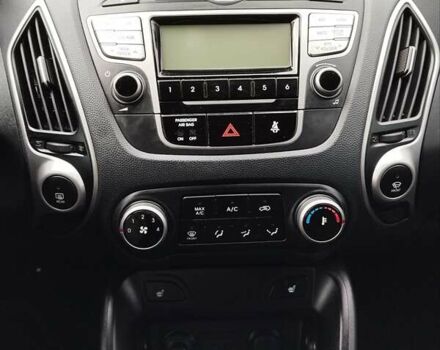 Черный Хендай их35, объемом двигателя 1.69 л и пробегом 250 тыс. км за 11888 $, фото 18 на Automoto.ua