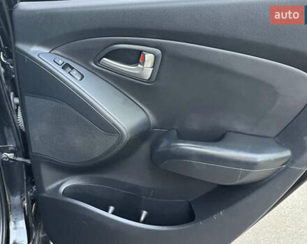 Чорний Хендай іх35, об'ємом двигуна 2 л та пробігом 196 тис. км за 12900 $, фото 17 на Automoto.ua