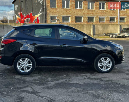 Черный Хендай их35, объемом двигателя 2 л и пробегом 225 тыс. км за 12999 $, фото 4 на Automoto.ua