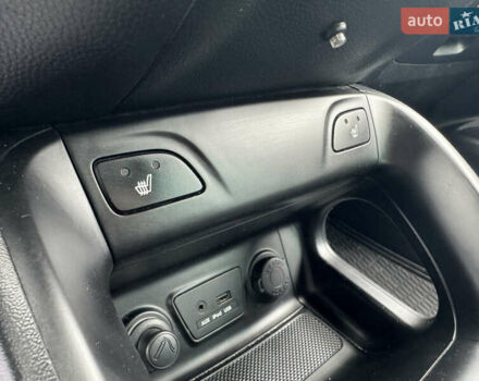 Черный Хендай их35, объемом двигателя 2 л и пробегом 111 тыс. км за 11900 $, фото 11 на Automoto.ua