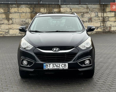 Черный Хендай их35, объемом двигателя 2 л и пробегом 178 тыс. км за 12350 $, фото 1 на Automoto.ua