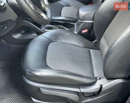 Чорний Хендай іх35, об'ємом двигуна 2 л та пробігом 196 тис. км за 12900 $, фото 26 на Automoto.ua