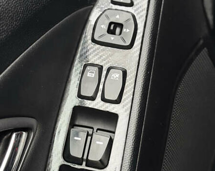 Черный Хендай их35, объемом двигателя 2 л и пробегом 178 тыс. км за 12350 $, фото 20 на Automoto.ua