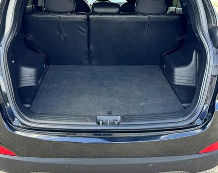 Черный Хендай их35, объемом двигателя 2 л и пробегом 120 тыс. км за 15000 $, фото 2 на Automoto.ua