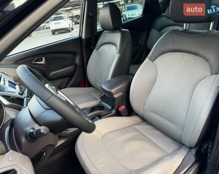 Черный Хендай их35, объемом двигателя 2 л и пробегом 103 тыс. км за 13400 $, фото 37 на Automoto.ua