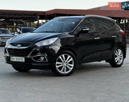 Черный Хендай их35, объемом двигателя 2 л и пробегом 103 тыс. км за 13400 $, фото 5 на Automoto.ua