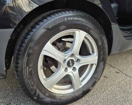 Черный Хендай их35, объемом двигателя 2 л и пробегом 221 тыс. км за 12000 $, фото 13 на Automoto.ua