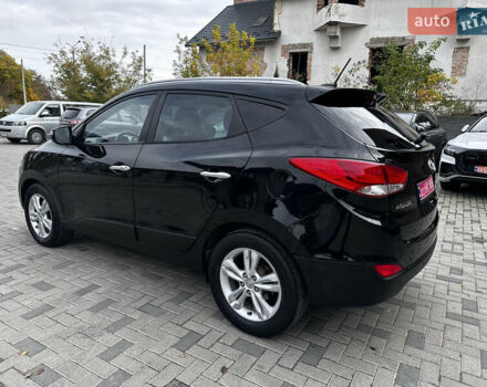 Черный Хендай их35, объемом двигателя 2 л и пробегом 197 тыс. км за 13650 $, фото 7 на Automoto.ua