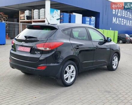 Черный Хендай их35, объемом двигателя 1.7 л и пробегом 229 тыс. км за 10750 $, фото 5 на Automoto.ua