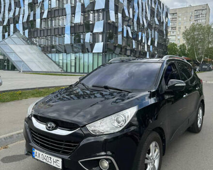 Черный Хендай их35, объемом двигателя 2 л и пробегом 178 тыс. км за 11500 $, фото 5 на Automoto.ua