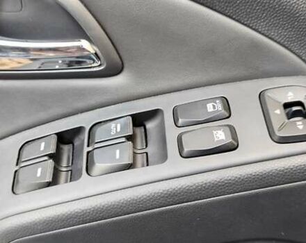 Черный Хендай их35, объемом двигателя 2 л и пробегом 161 тыс. км за 12600 $, фото 14 на Automoto.ua