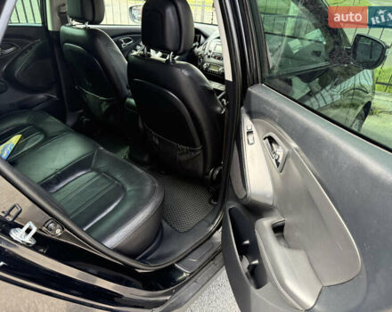 Черный Хендай их35, объемом двигателя 2 л и пробегом 156 тыс. км за 12700 $, фото 13 на Automoto.ua