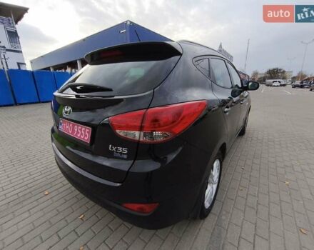 Черный Хендай их35, объемом двигателя 1.7 л и пробегом 229 тыс. км за 10750 $, фото 18 на Automoto.ua