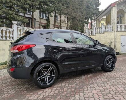 Черный Хендай их35, объемом двигателя 2 л и пробегом 200 тыс. км за 12650 $, фото 6 на Automoto.ua