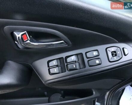 Черный Хендай их35, объемом двигателя 2 л и пробегом 184 тыс. км за 13500 $, фото 22 на Automoto.ua