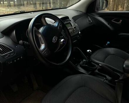 Черный Хендай их35, объемом двигателя 1.7 л и пробегом 277 тыс. км за 11800 $, фото 26 на Automoto.ua