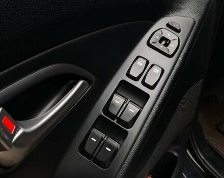 Черный Хендай их35, объемом двигателя 1.69 л и пробегом 290 тыс. км за 10999 $, фото 18 на Automoto.ua