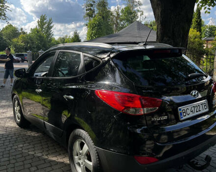 Черный Хендай их35, объемом двигателя 2 л и пробегом 270 тыс. км за 10800 $, фото 5 на Automoto.ua