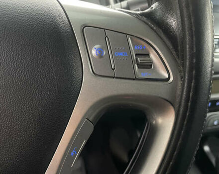 Черный Хендай их35, объемом двигателя 2 л и пробегом 179 тыс. км за 12000 $, фото 16 на Automoto.ua