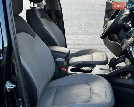 Черный Хендай их35, объемом двигателя 2 л и пробегом 103 тыс. км за 13400 $, фото 27 на Automoto.ua