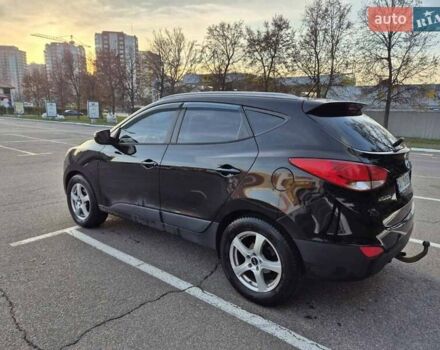 Черный Хендай их35, объемом двигателя 2 л и пробегом 221 тыс. км за 12000 $, фото 10 на Automoto.ua