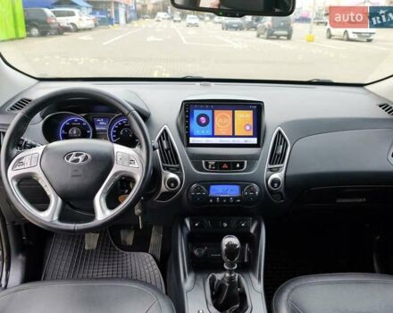 Черный Хендай их35, объемом двигателя 1.7 л и пробегом 229 тыс. км за 10750 $, фото 31 на Automoto.ua