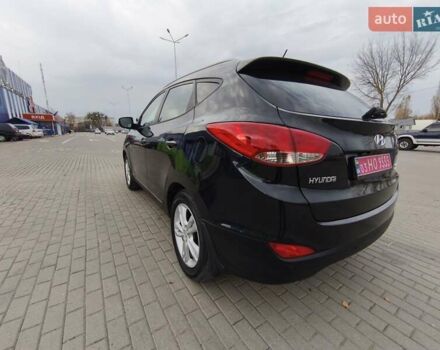 Черный Хендай их35, объемом двигателя 1.7 л и пробегом 229 тыс. км за 10750 $, фото 19 на Automoto.ua