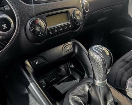 Черный Хендай их35, объемом двигателя 2 л и пробегом 104 тыс. км за 11600 $, фото 11 на Automoto.ua