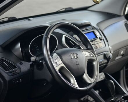 Черный Хендай их35, объемом двигателя 2 л и пробегом 141 тыс. км за 12700 $, фото 15 на Automoto.ua