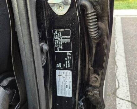 Черный Хендай их35, объемом двигателя 2 л и пробегом 221 тыс. км за 12000 $, фото 22 на Automoto.ua