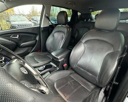 Черный Хендай их35, объемом двигателя 2 л и пробегом 157 тыс. км за 12700 $, фото 16 на Automoto.ua