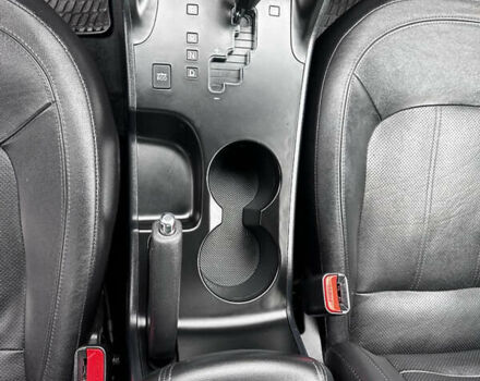 Черный Хендай их35, объемом двигателя 2 л и пробегом 197 тыс. км за 13650 $, фото 49 на Automoto.ua