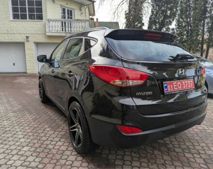 Черный Хендай их35, объемом двигателя 2 л и пробегом 200 тыс. км за 12650 $, фото 1 на Automoto.ua