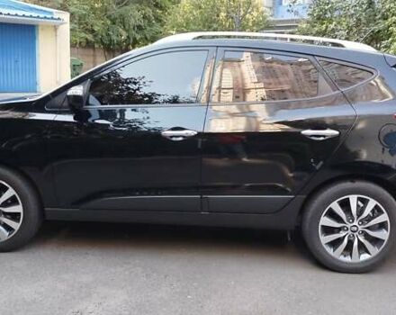 Черный Хендай их35, объемом двигателя 2 л и пробегом 161 тыс. км за 12600 $, фото 4 на Automoto.ua