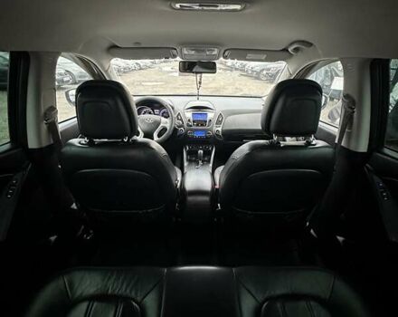 Черный Хендай их35, объемом двигателя 2 л и пробегом 157 тыс. км за 12700 $, фото 19 на Automoto.ua