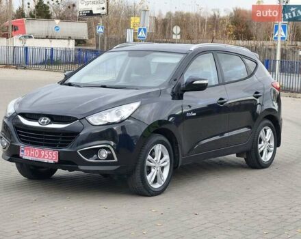 Черный Хендай их35, объемом двигателя 1.7 л и пробегом 229 тыс. км за 10750 $, фото 12 на Automoto.ua
