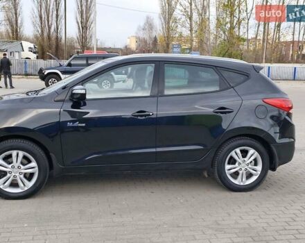 Черный Хендай их35, объемом двигателя 1.7 л и пробегом 229 тыс. км за 10750 $, фото 10 на Automoto.ua